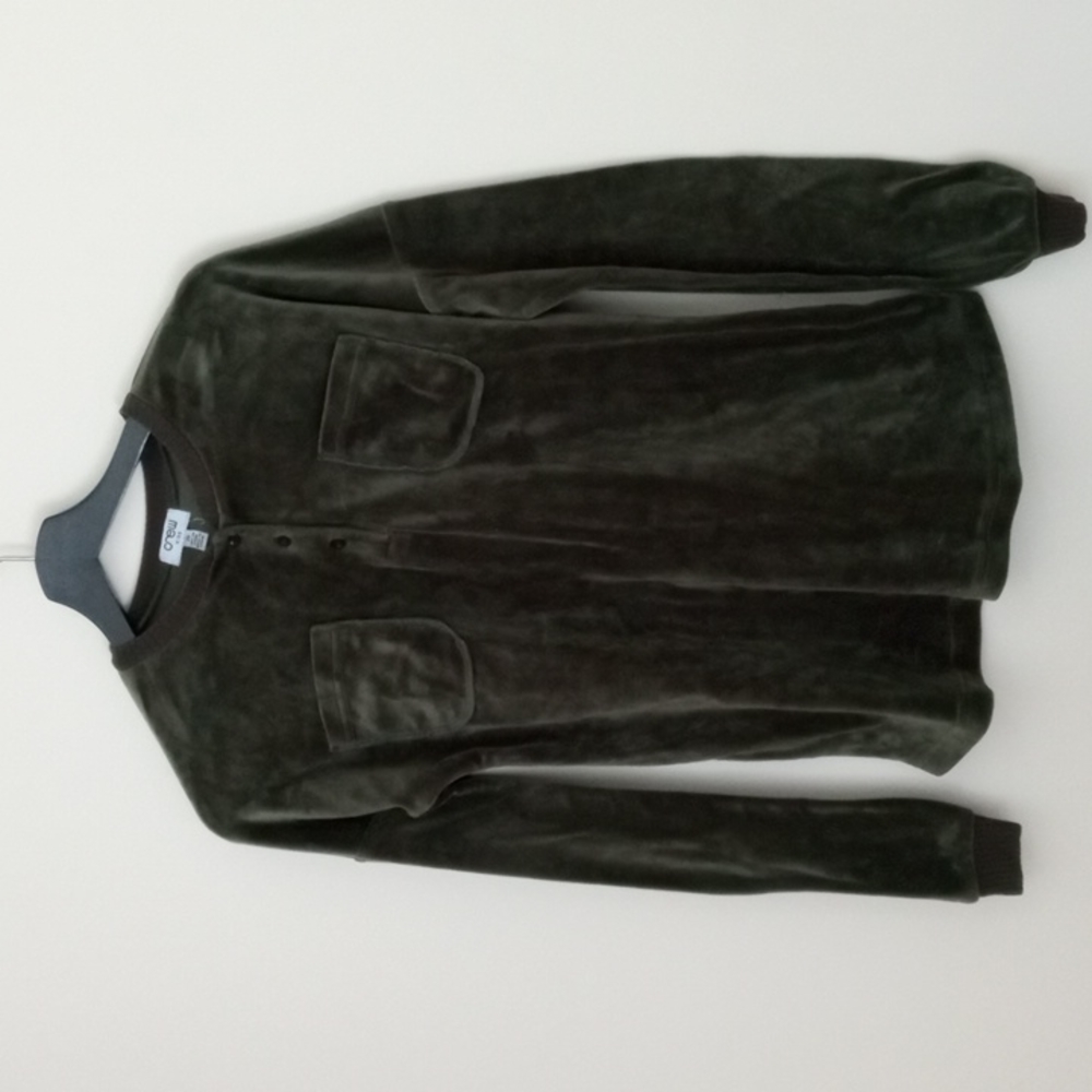 Crew velvet top for teens or women's size small with pockets army green.